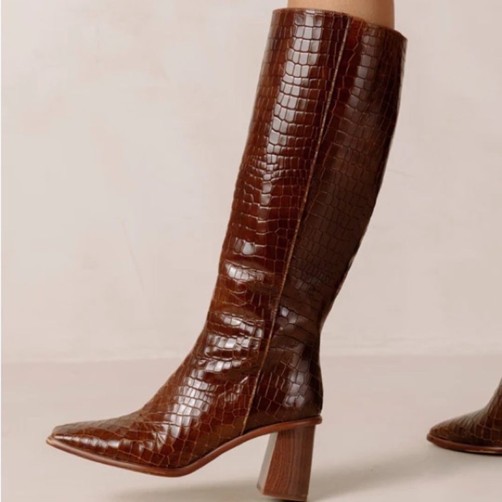Alohas East brown croco boot